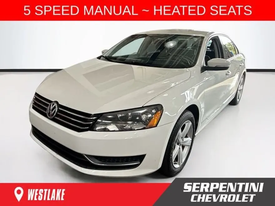 2014 Volkswagen Passat SE photo 1