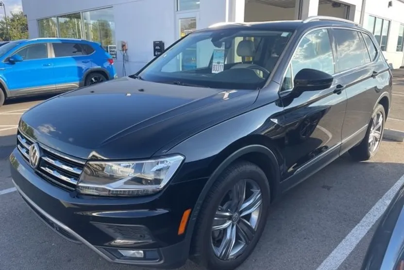 2021 Volkswagen Tiguan R-Line Black SEL photo 1