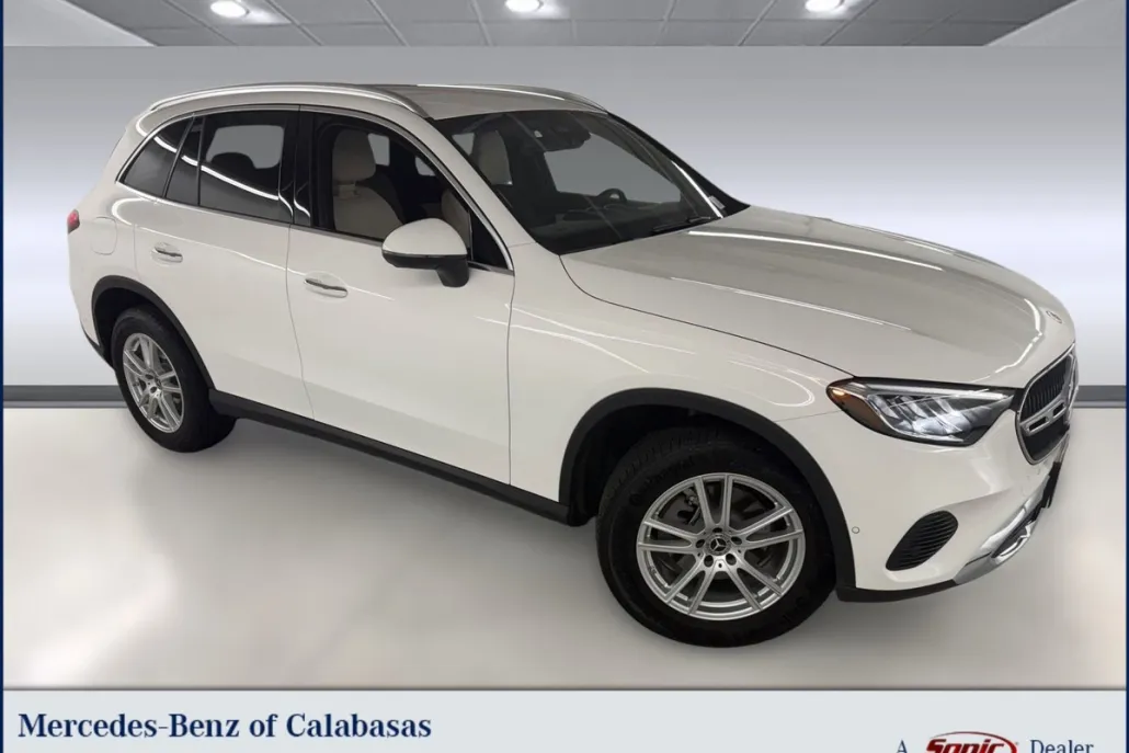 2025 Mercedes Benz GLC 300 photo 1