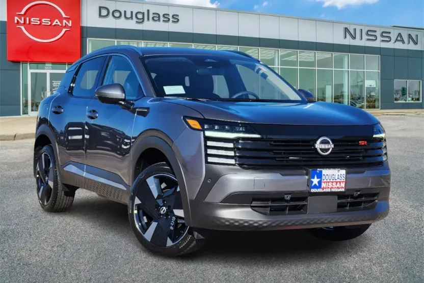 2025 Nissan Kicks SR photo 1