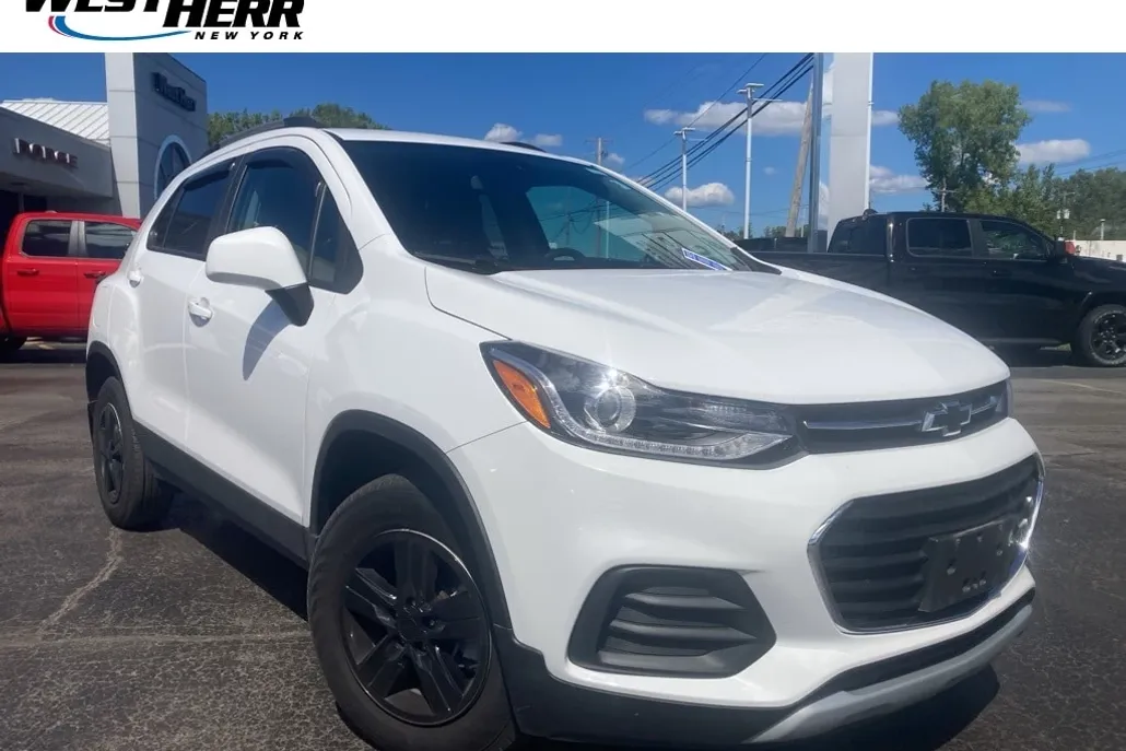 2021 Chevrolet Trax LT photo 1