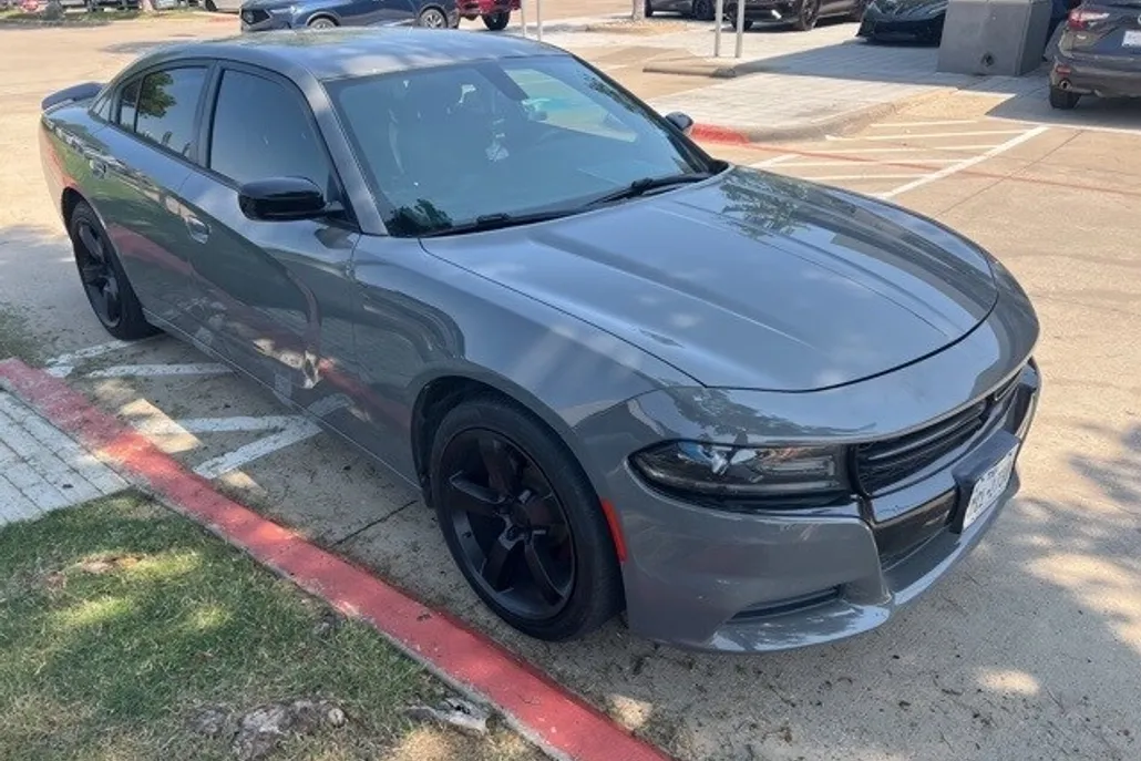 2018 Dodge Charger SXT photo 1