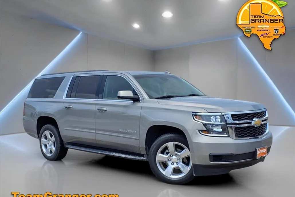 2019 Chevrolet Suburban LT photo 1