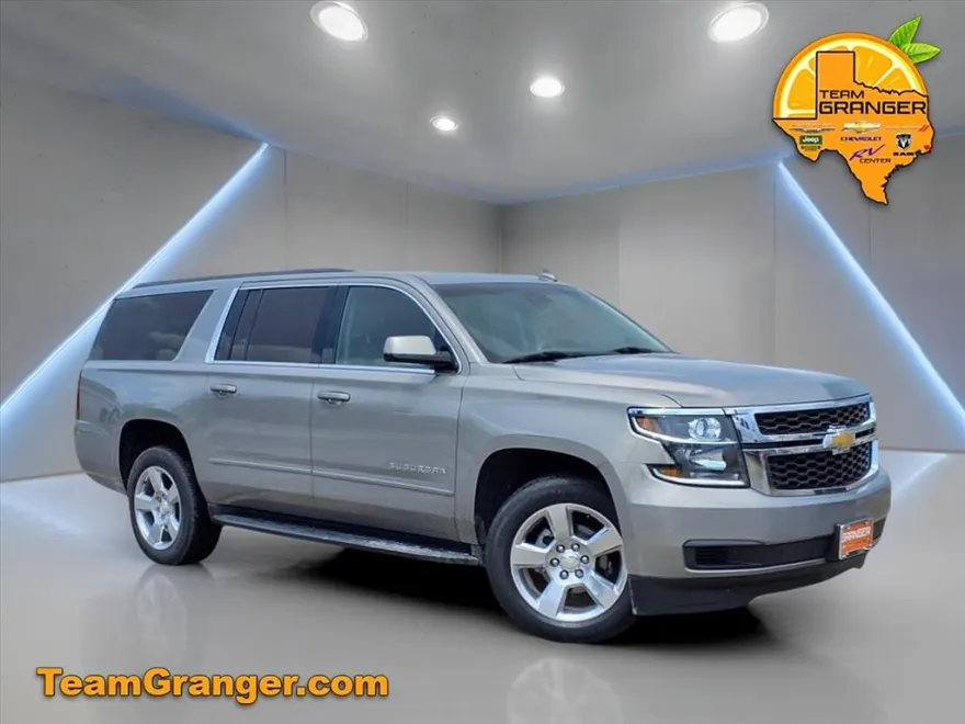 2019 Chevrolet Suburban LT photo 1
