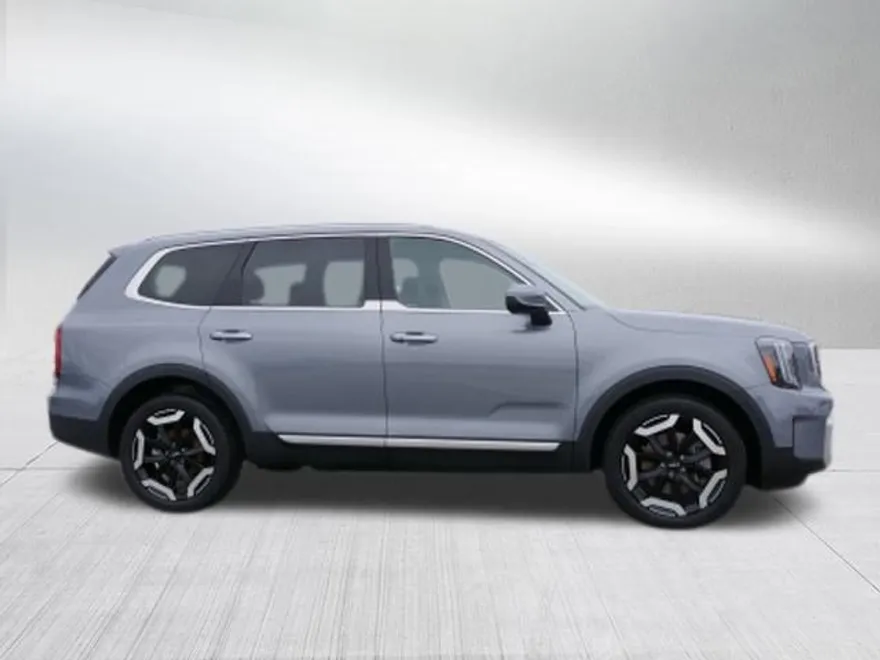 2025 Kia Telluride S photo 1