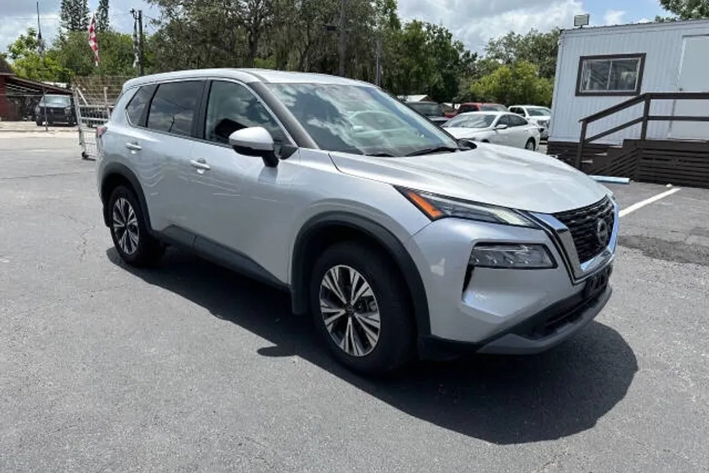 2023 Nissan Rogue SV photo 1
