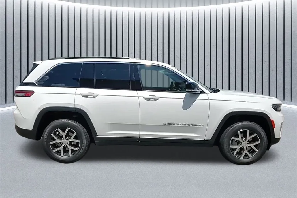 2025 Jeep Grand Cherokee Limited photo 1