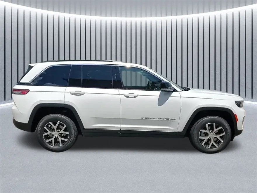 2025 Jeep Grand Cherokee Limited photo 1