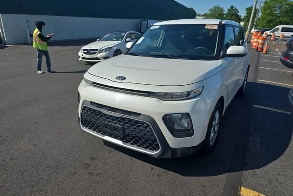 2021 Kia Soul S photo 1