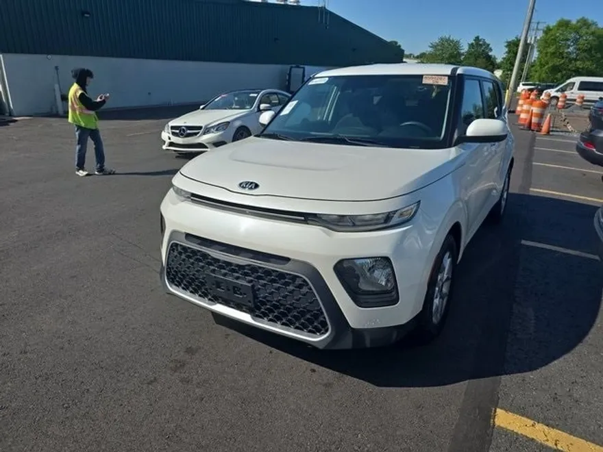 2021 Kia Soul S photo 1