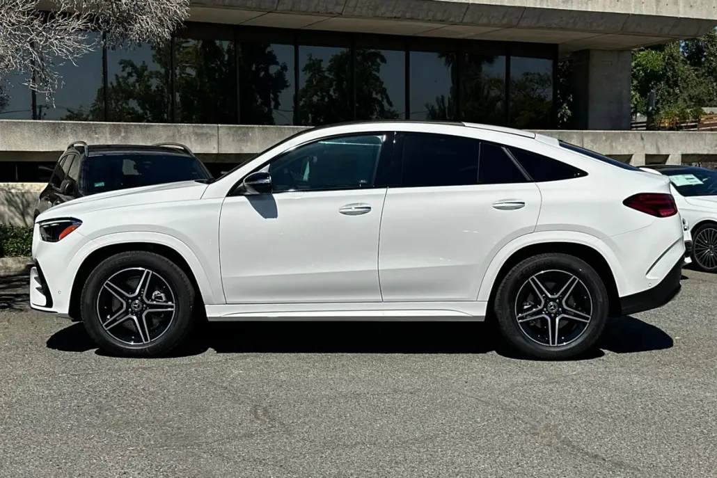 2026 Mercedes Benz GLE 450 4MATIC photo 1