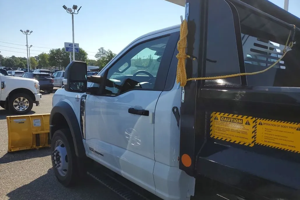 2024 Ford F-450 XL photo 1