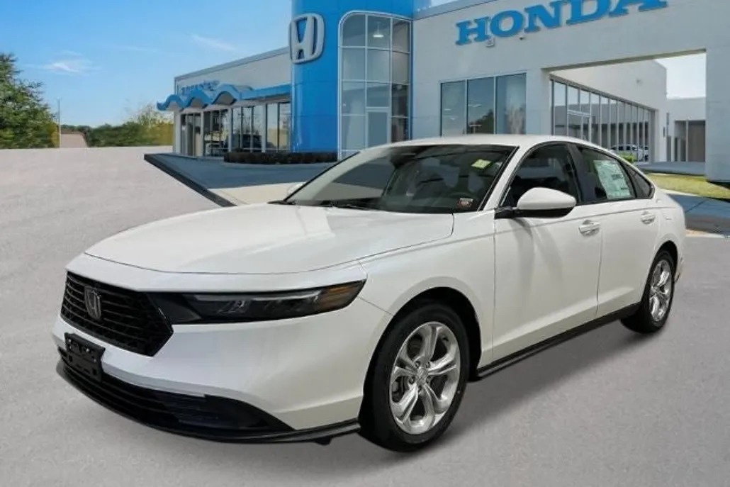 2025 Honda Accord LX photo 1