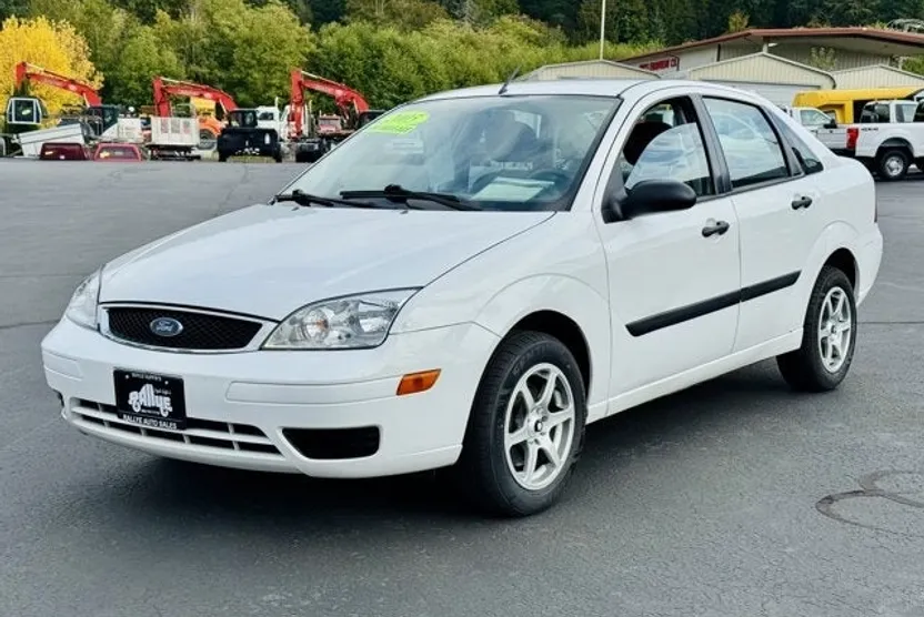 2005 Ford Focus S photo 1