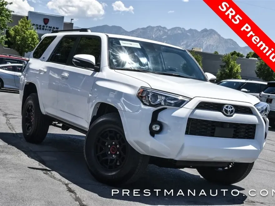 2024 Toyota 4Runner SR5 Premium photo 1