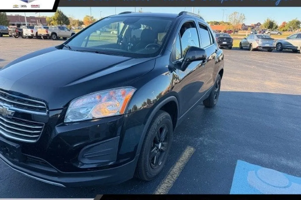 2016 Chevrolet Trax LT photo 1