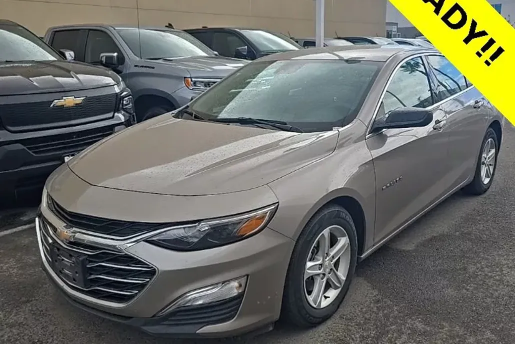 2023 Chevrolet Malibu photo 1