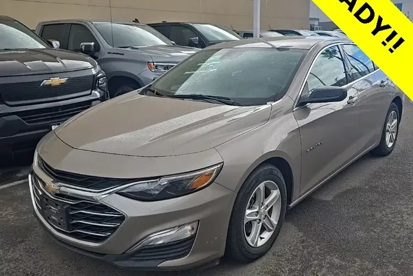 2023 Chevrolet Malibu photo 1