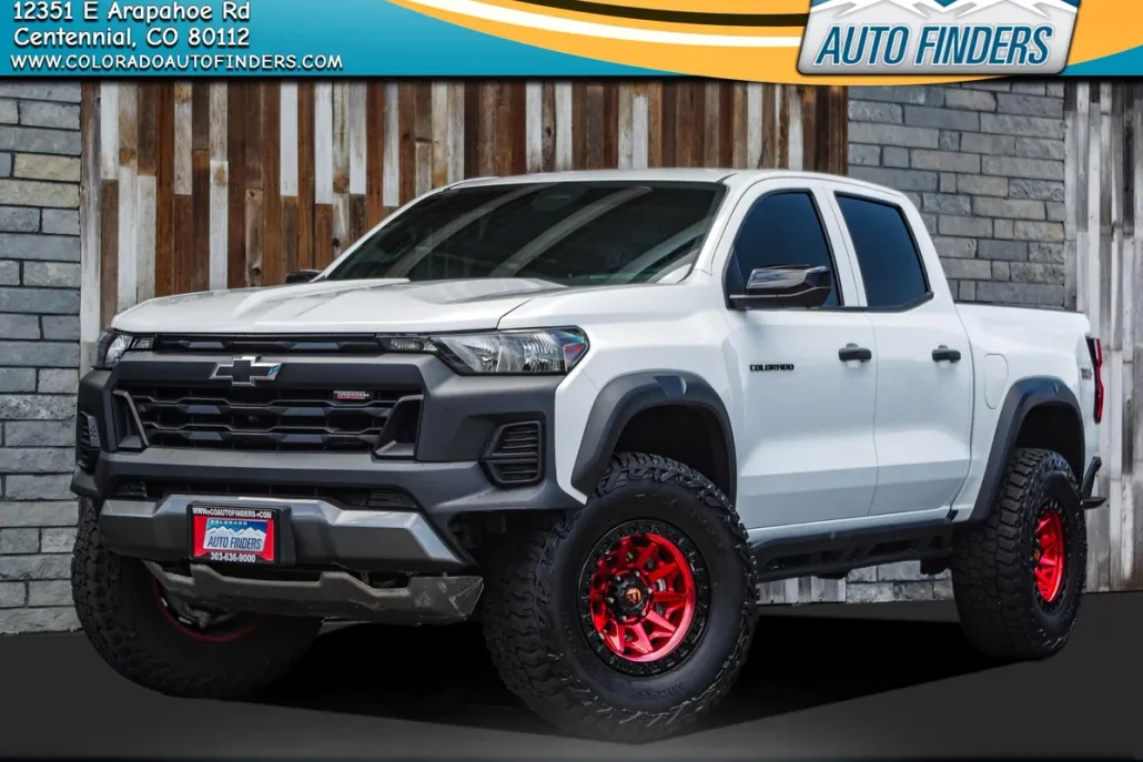 2023 Chevrolet Colorado Trail Boss photo 1