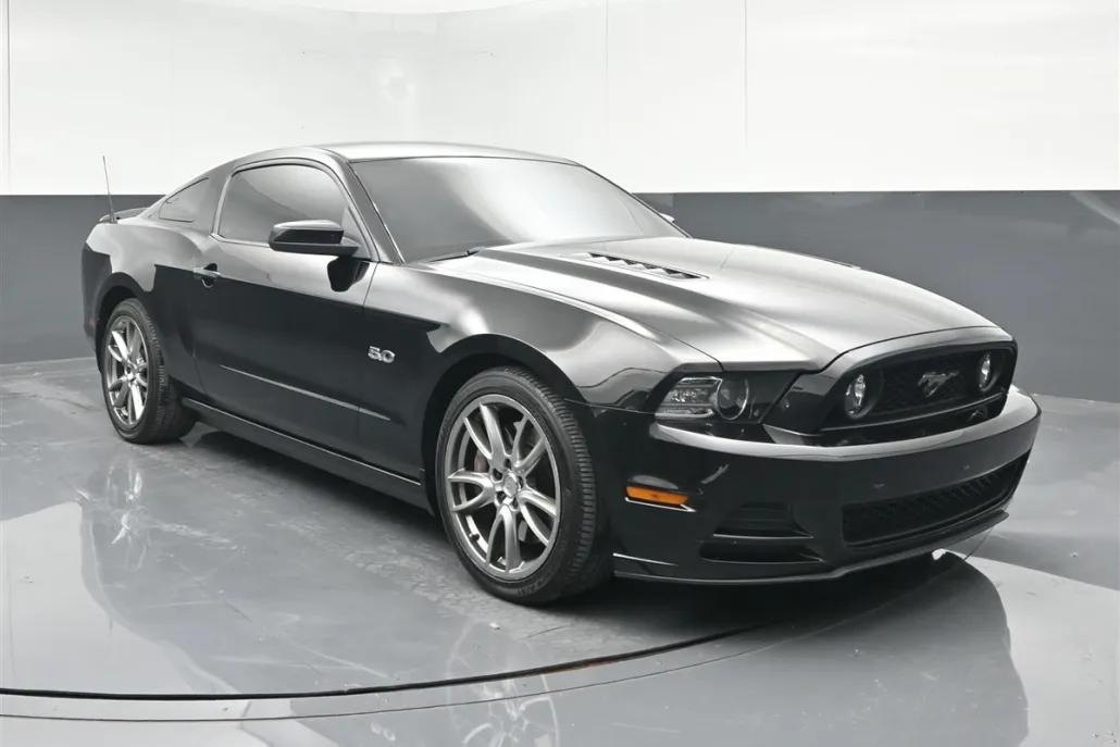 2014 Ford Mustang GT photo 1