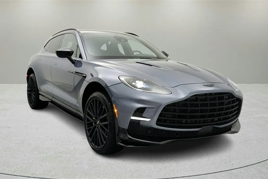 2024 Aston Martin DBX photo 1