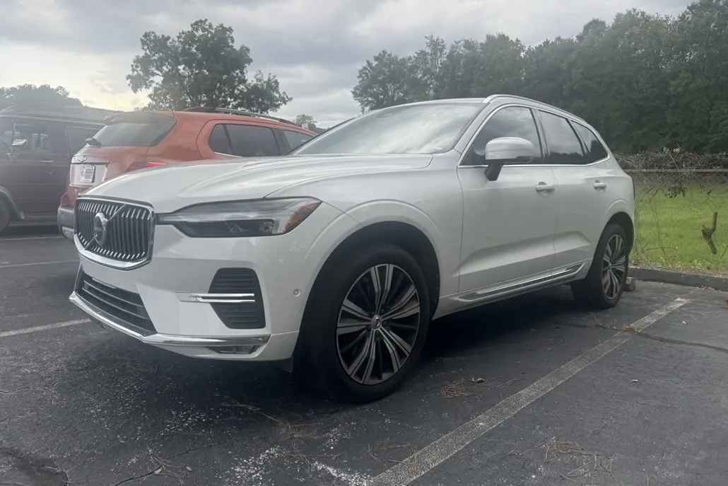 2022 Volvo XC60 Inscription photo 1