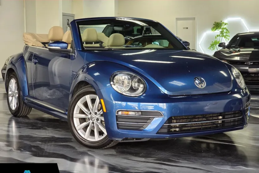2017 Volkswagen Beetle 1.8T SE Convertible photo 1