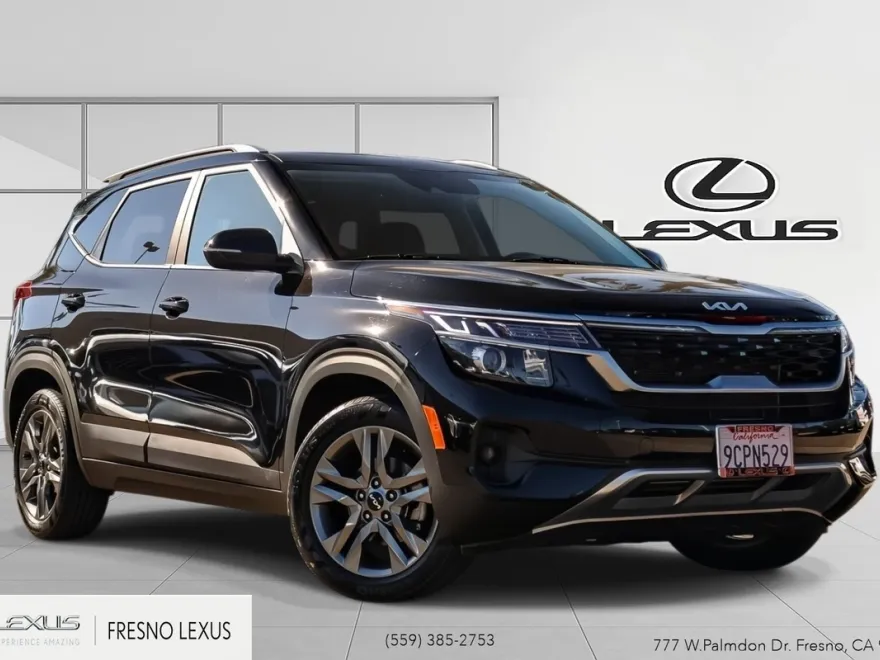 2023 Kia Seltos S photo 1
