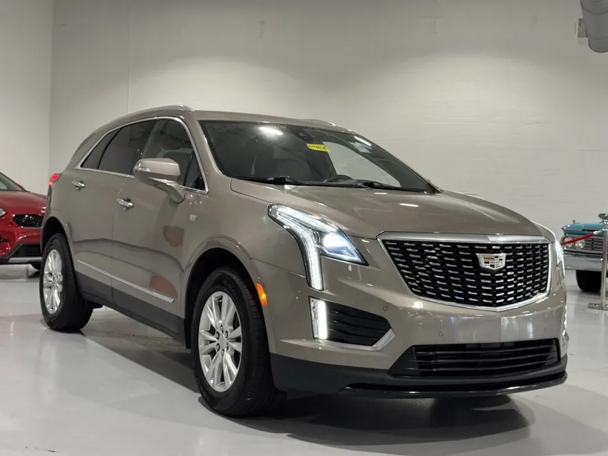 2022 Cadillac XT5 Luxury photo 1