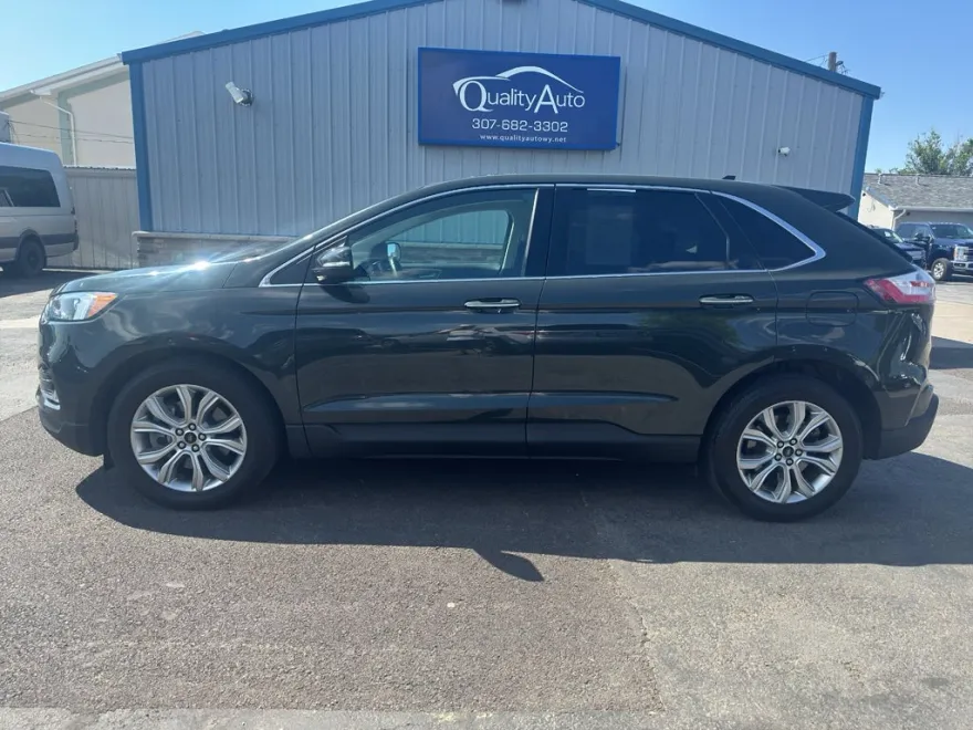2024 Ford Edge Titanium photo 1