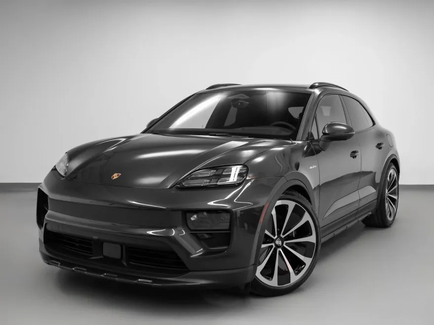 2025 Porsche Macan Electric photo 1