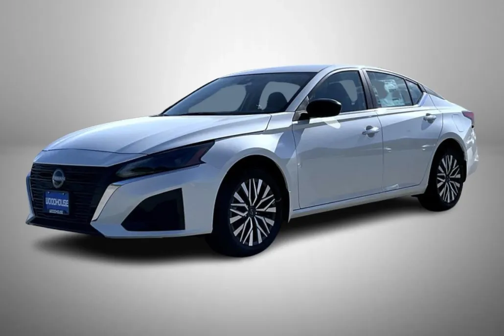 2025 Nissan Altima 2.5 SV photo 1