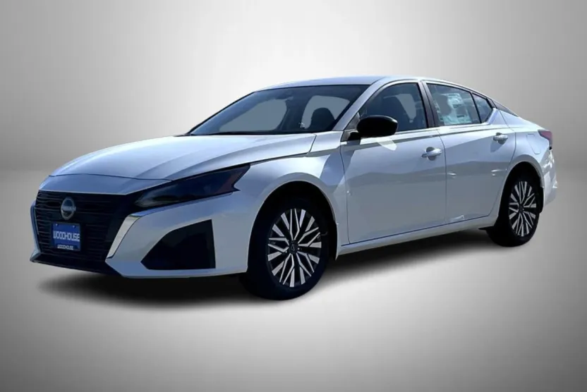 2025 Nissan Altima 2.5 SV photo 1
