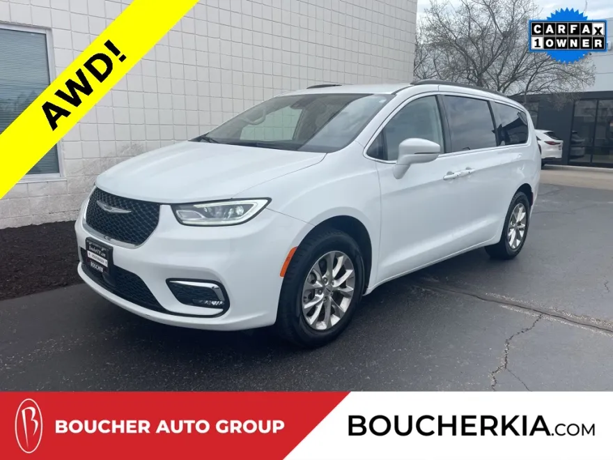 2022 Chrysler Pacifica Touring L photo 1