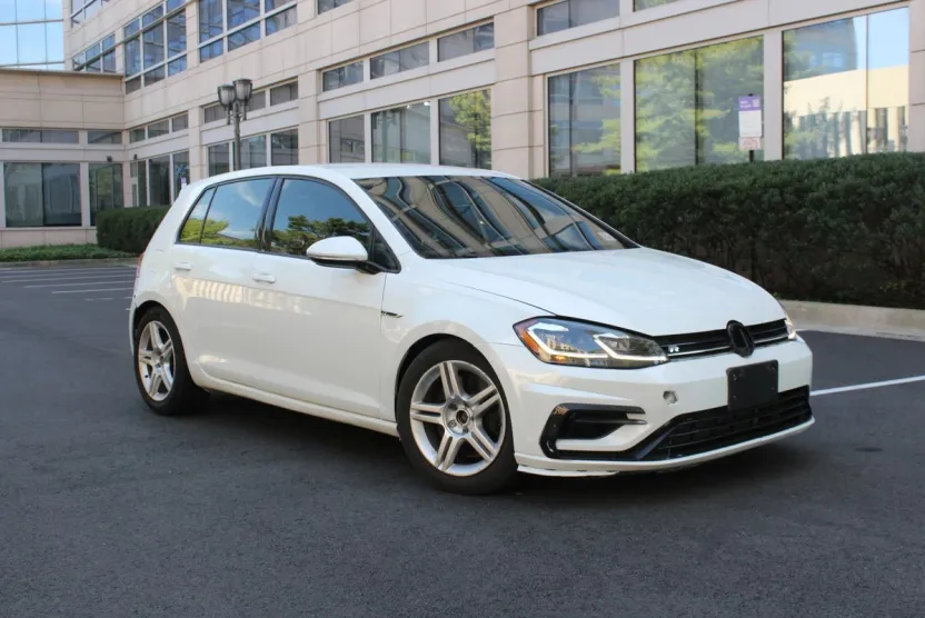 2018 Volkswagen Golf R Base photo 1