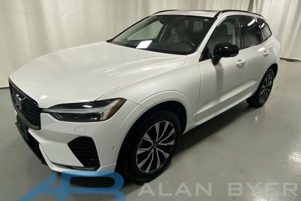 2024 Volvo XC60 B5 Plus photo 1