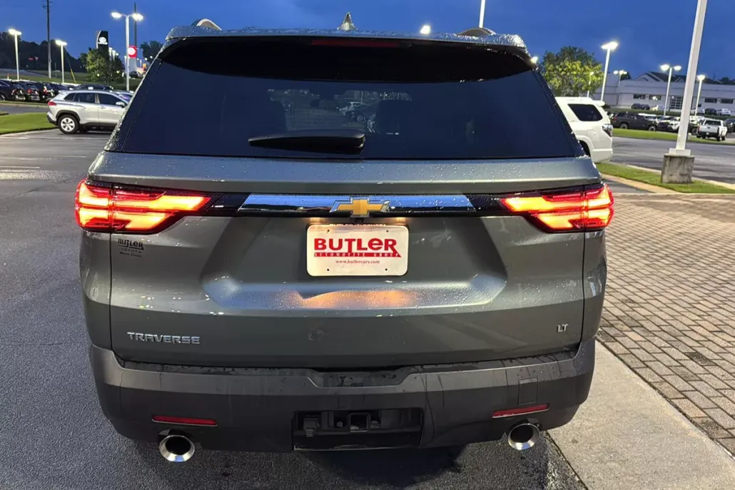 2023 Chevrolet Traverse Cloth 1LT photo 1