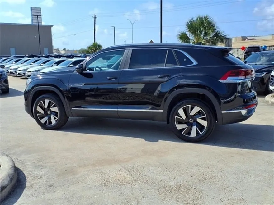 2025 Volkswagen Atlas Cross Sport SEL photo 1