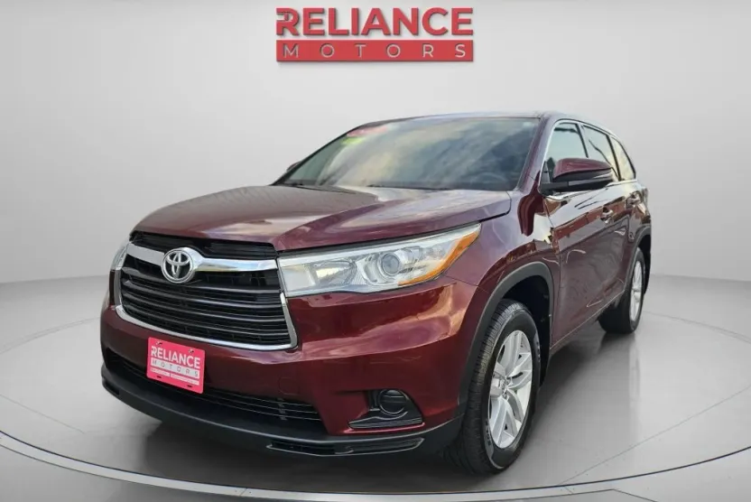2015 Toyota Highlander LE Sport photo 1