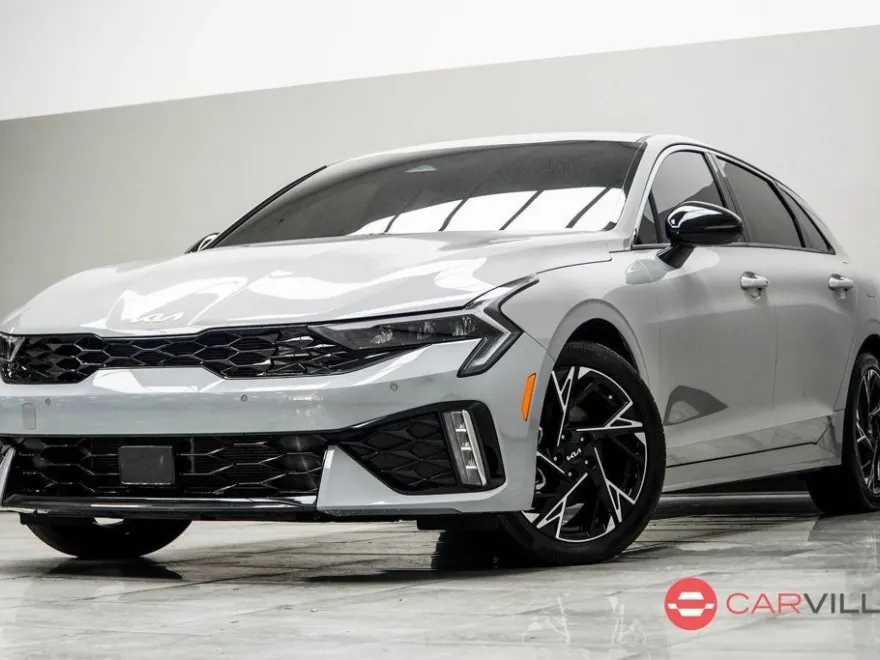 2025 Kia K5 GT-Line photo 1
