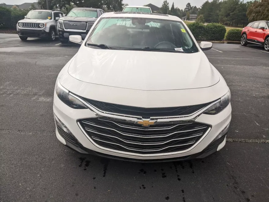2023 Chevrolet Malibu 1LT photo 1