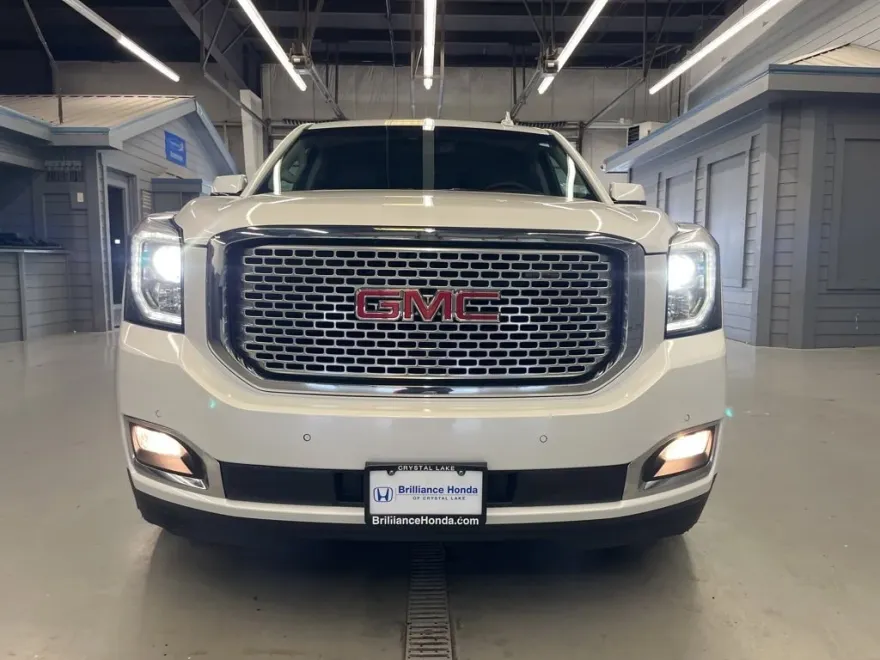 2017 Gmc Yukon XL Denali photo 1