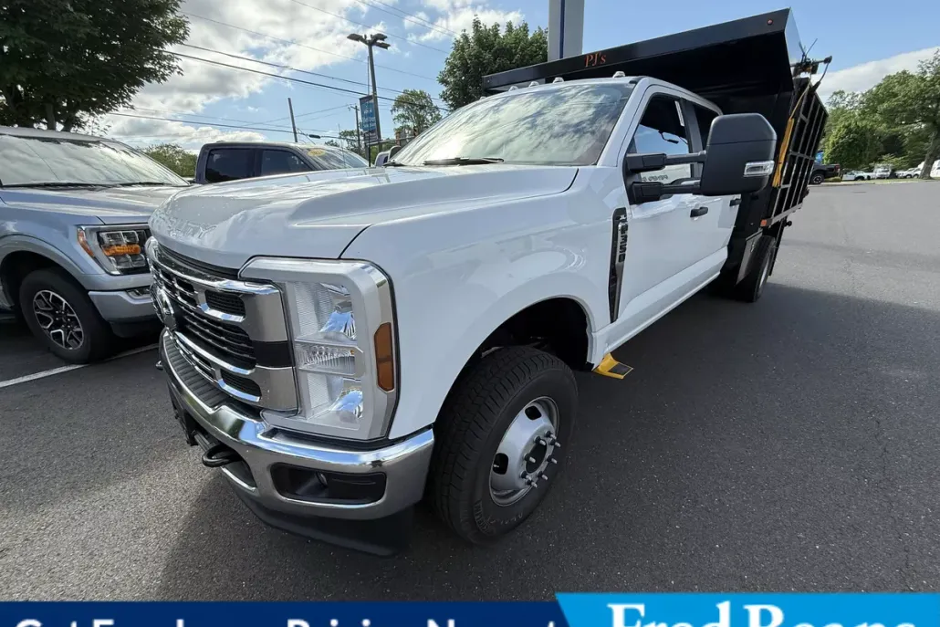 2025 Ford F-350 XL photo 1