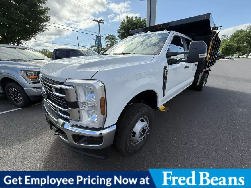 2025 Ford F-350 XL photo 1
