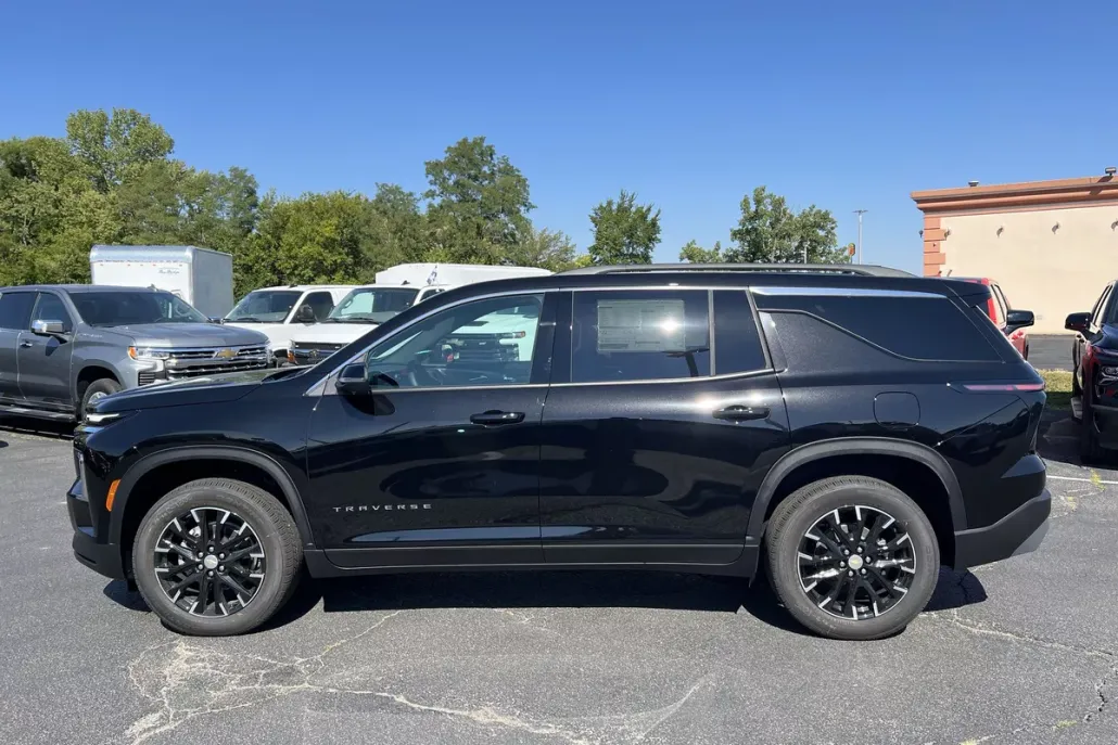 2026 Chevrolet Traverse photo 1