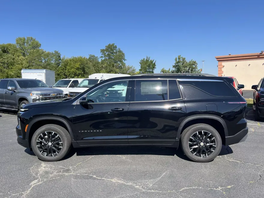 2026 Chevrolet Traverse photo 1