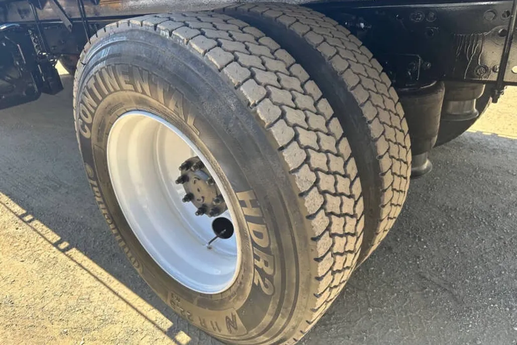 2016 Freightliner M2 photo 1