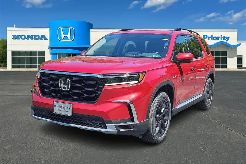 2025 Honda Pilot Touring photo 1