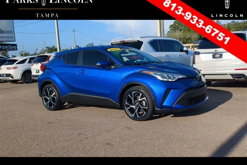2021 Toyota C-HR XLE photo 1