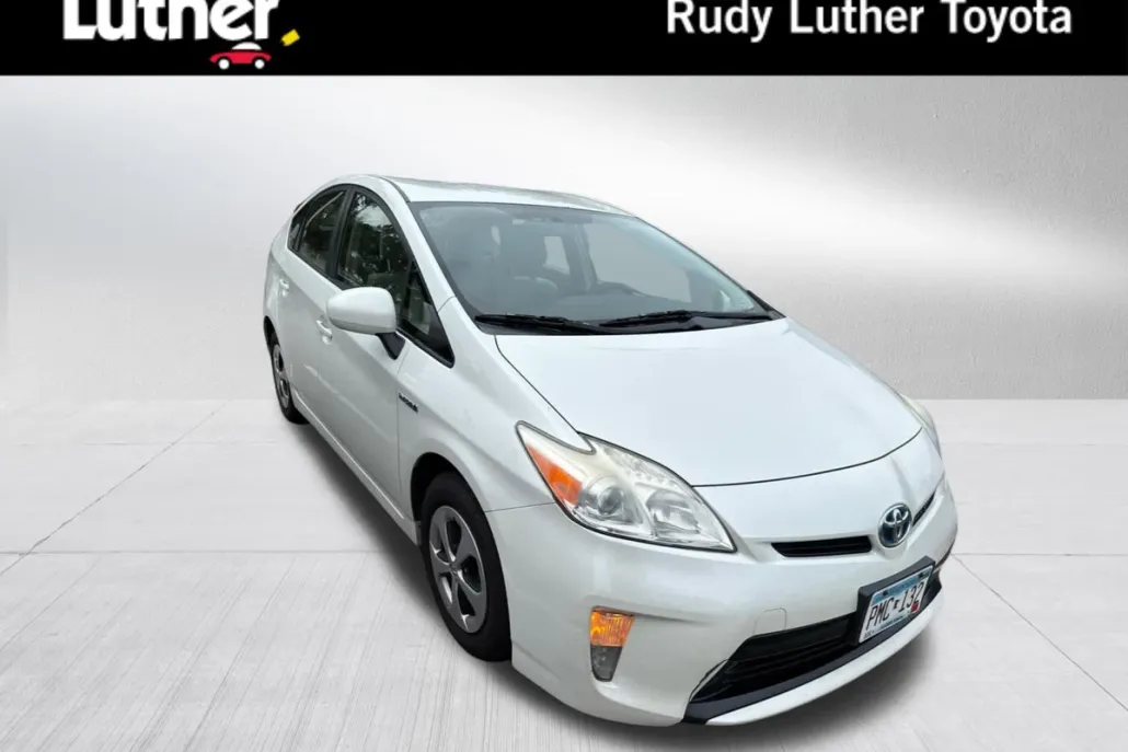 2013 Toyota Prius Two photo 1